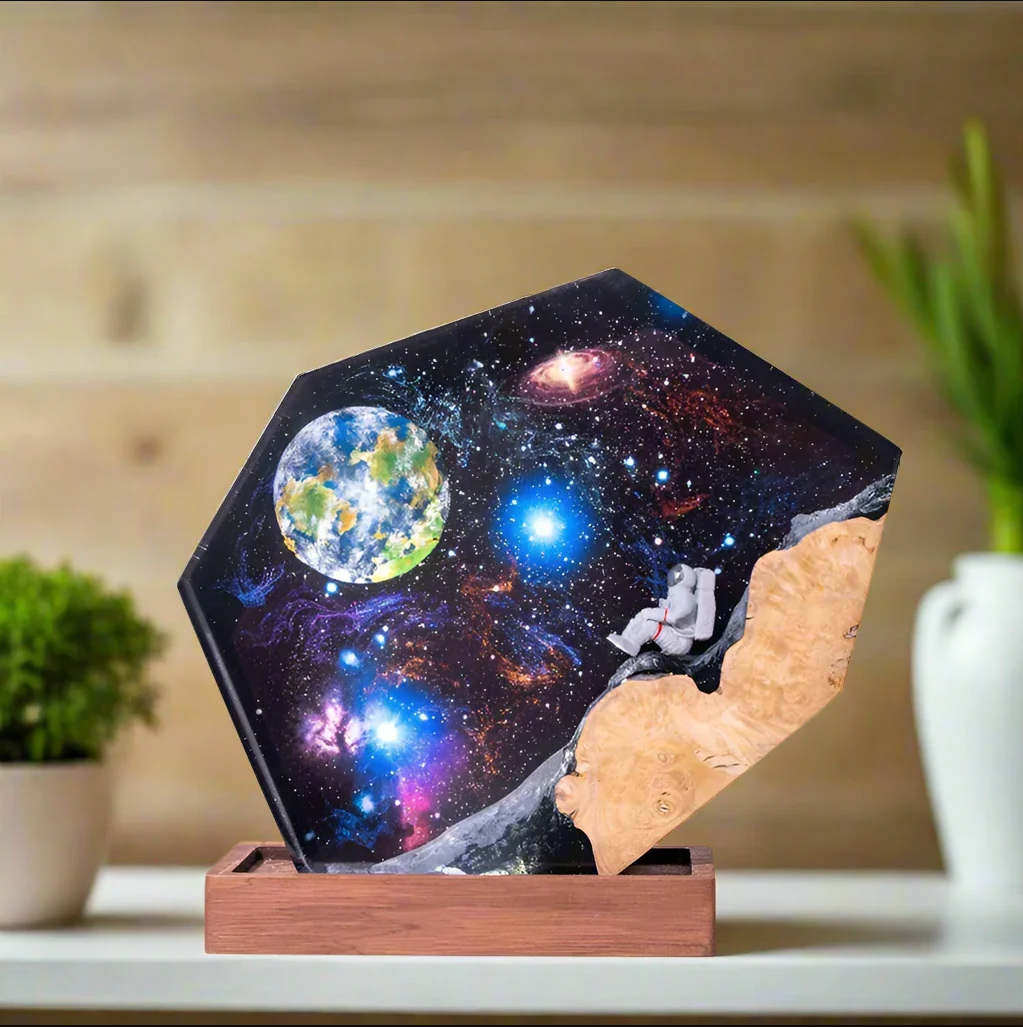 Moonview Space Resin Table Lamp