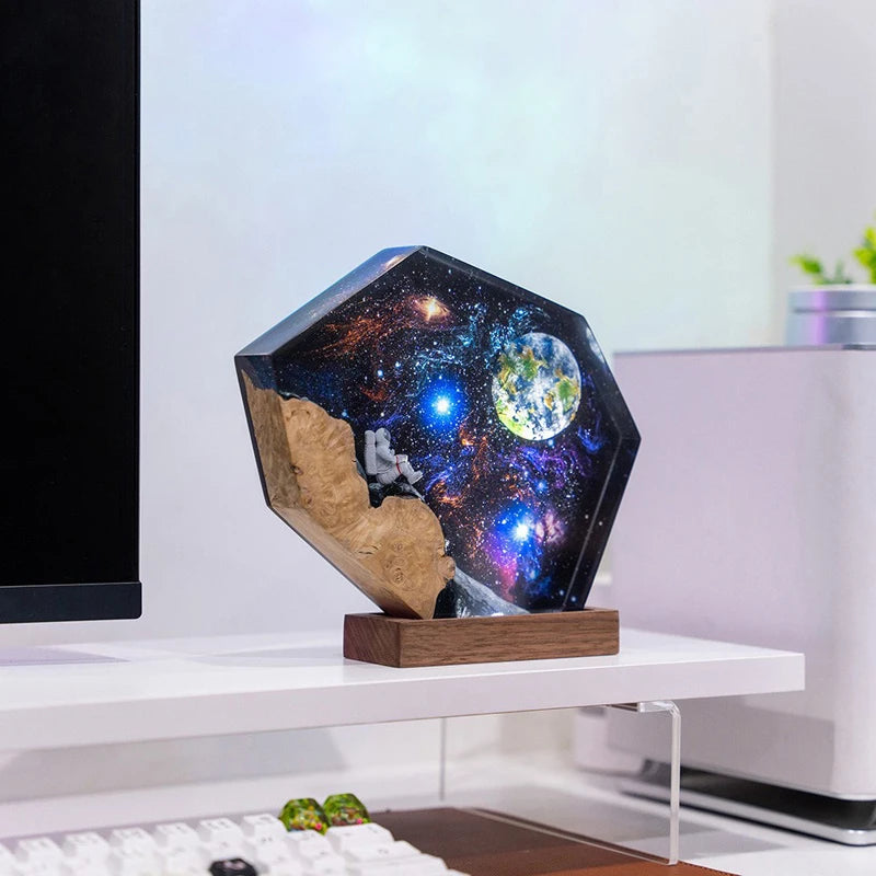 Moonview Space Resin Table Lamp